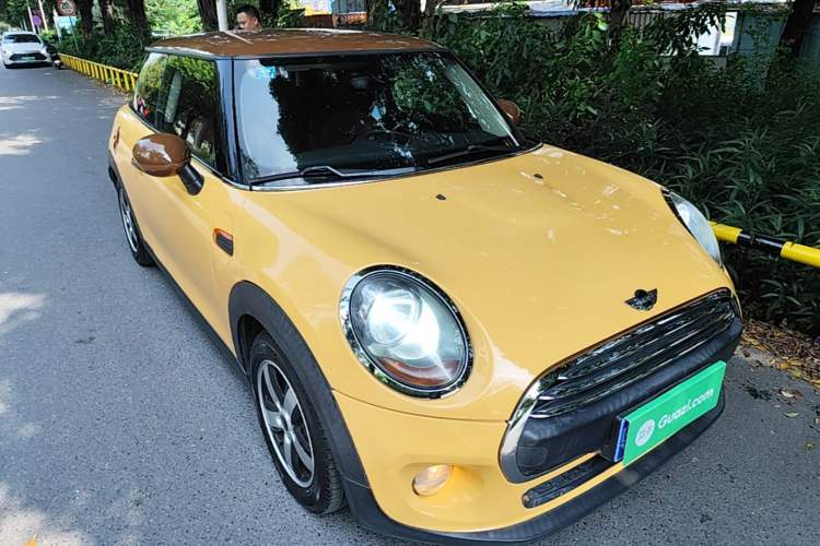 Used MINI 2014 1.2T ONE Front Right 45 Deg