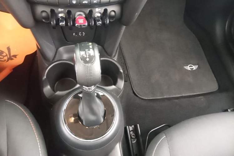 Used MINI 2014 1.2T ONE+ Gear Lever