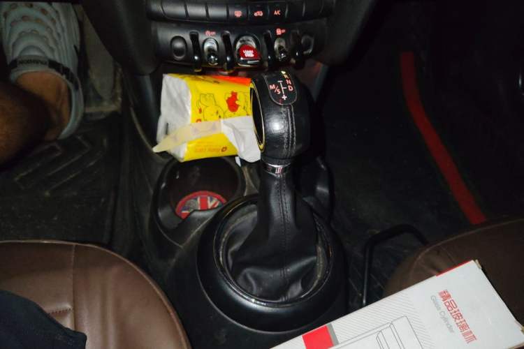 Used MINI 2014 1.2T ONE+ Gear Lever
