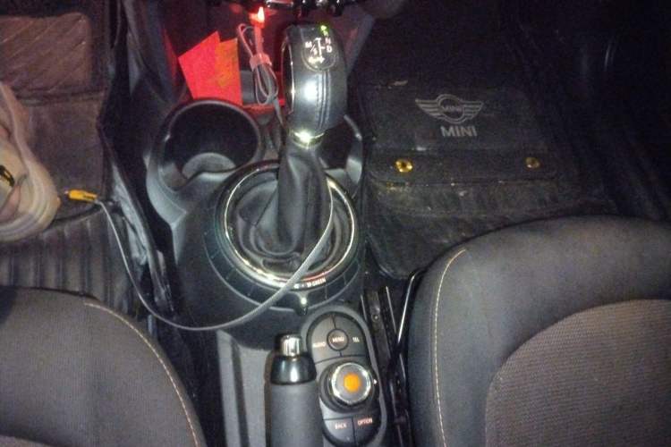 Used MINI 2014 1.5T COOPER Fun Gear Lever