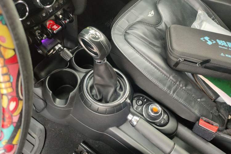 Used MINI 2014 1.5T COOPER Excitement Gear Lever
