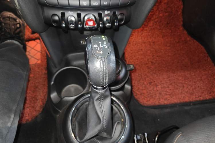 Used MINI 2014 1.2T ONE+ Gear Lever