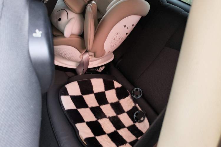 Used MINI 2014 1.5T COOPER Fun Interior 4