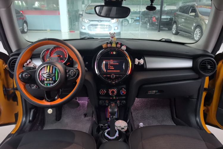 Used MINI 2014 1.5T COOPER Fun Interior 4