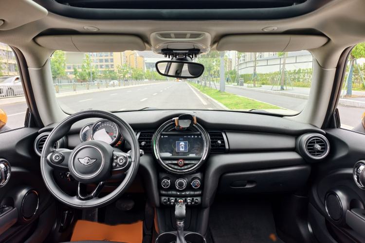 Used MINI 2014 1.2T ONE+ Interior 6