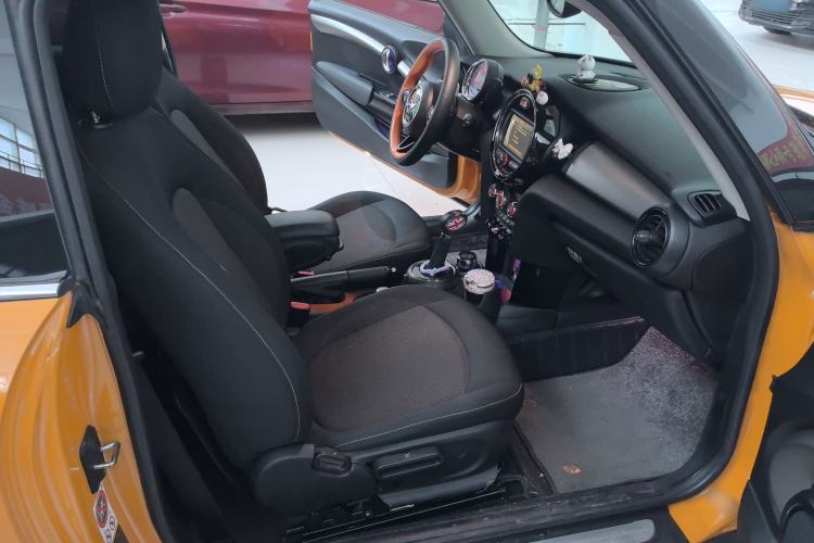 Used MINI 2014 1.5T COOPER Fun Interior 6