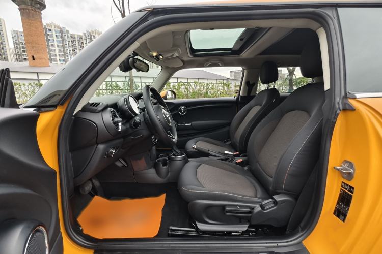Used MINI 2014 1.2T ONE+ Interior 7