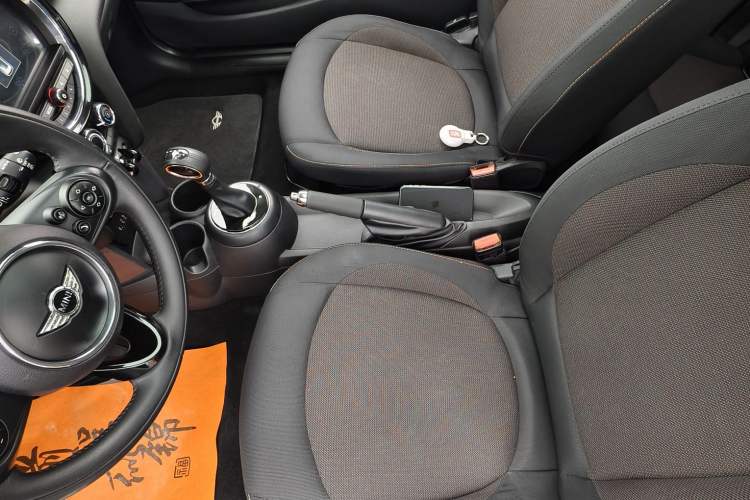 Used MINI 2014 1.2T ONE+ Interior 8