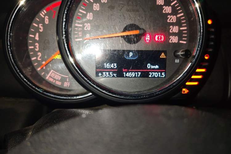 Used MINI 2014 1.2T ONE+ Odometer Close Up