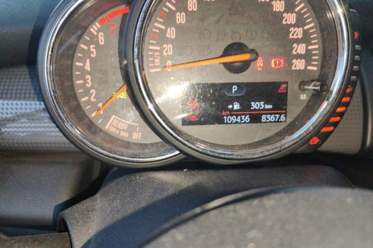 Used MINI 2014 1.5T COOPER Fun Odometer Close Up