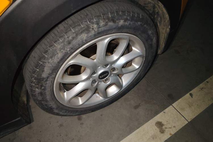 Used MINI 2014 1.2T ONE+ Right Front Wheel Hub