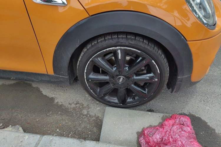 Used MINI 2014 2.0T COOPER S Excitement Right Front Wheel Hub