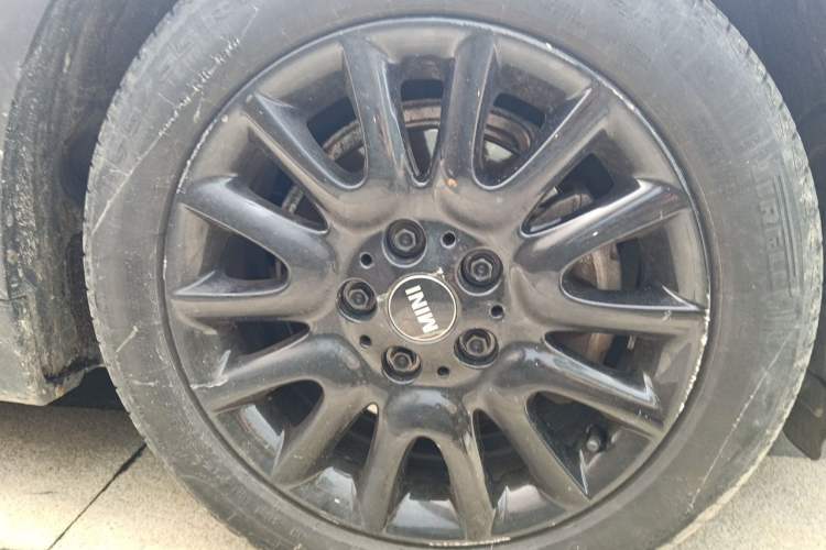Used MINI 2014 1.2T ONE+ Right Front Wheel Hub