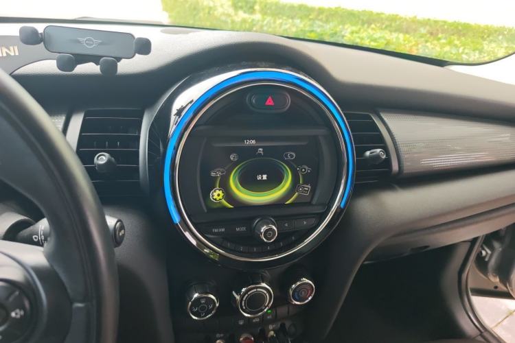 Used MINI 2015 1.5T COOPER Fun Five-Door Edition Audio And AC Panel