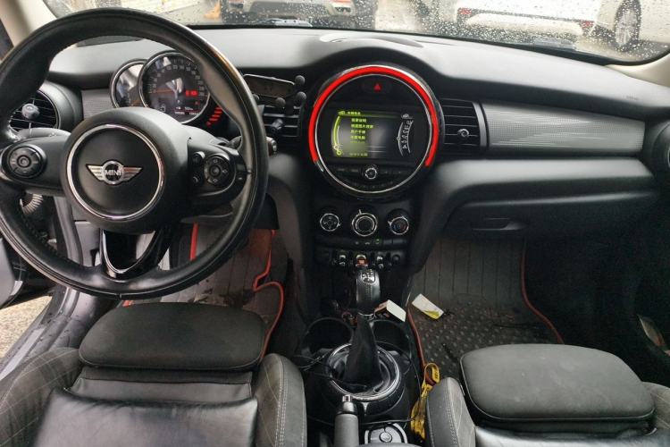 Used MINI 2015 1.5T COOPER Fun Five-Door Edition Center Console