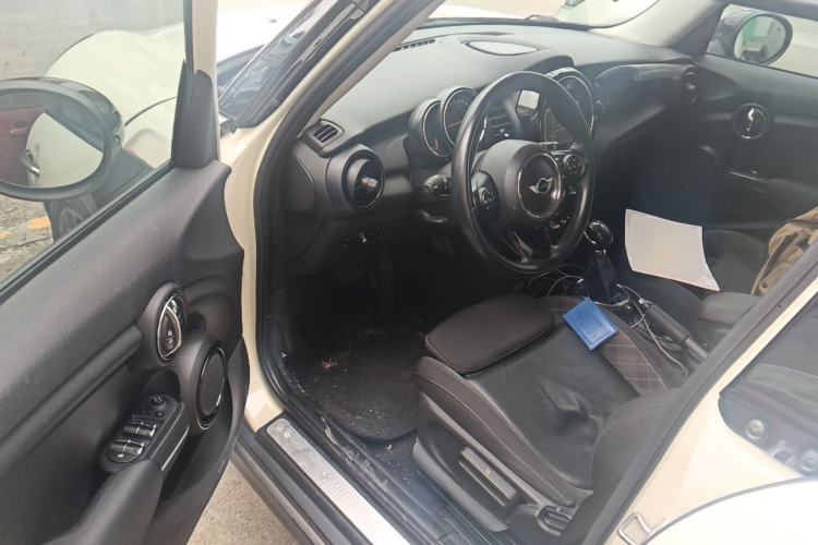 Used MINI 2015 1.5T COOPER Fun Five-Door Edition Driver Seat