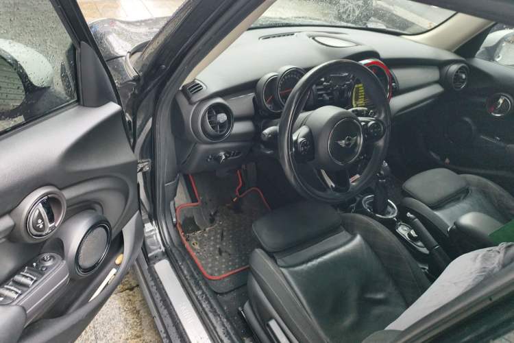 Used MINI 2015 1.5T COOPER Fun Five-Door Edition Driver Seat