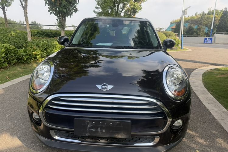 Used MINI 2015 1.5T COOPER Fun Five-Door Edition Exterior 1