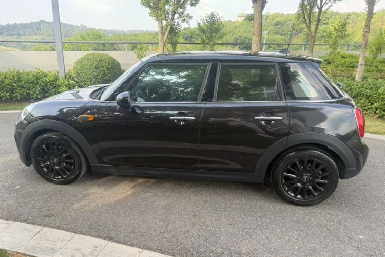 Used MINI 2015 1.5T COOPER Fun Five-Door Edition Exterior 3