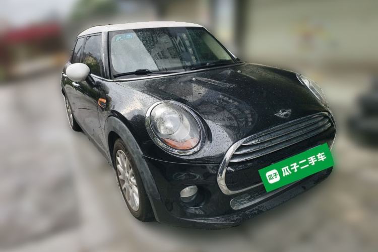 Used MINI 2015 1.5T COOPER Fun Five-Door Edition Front Right 45 Deg