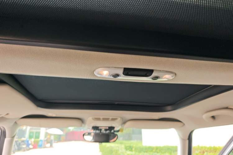 Used MINI 2015 1.5T COOPER Fun Five-Door Edition Headliner