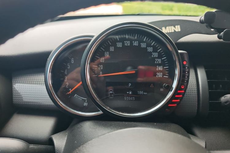Used MINI 2015 1.5T COOPER Fun Five-Door Edition Instrument Cluster