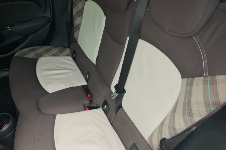 Used MINI 2015 1.5T COOPER Fun Five-Door Edition Interior 4