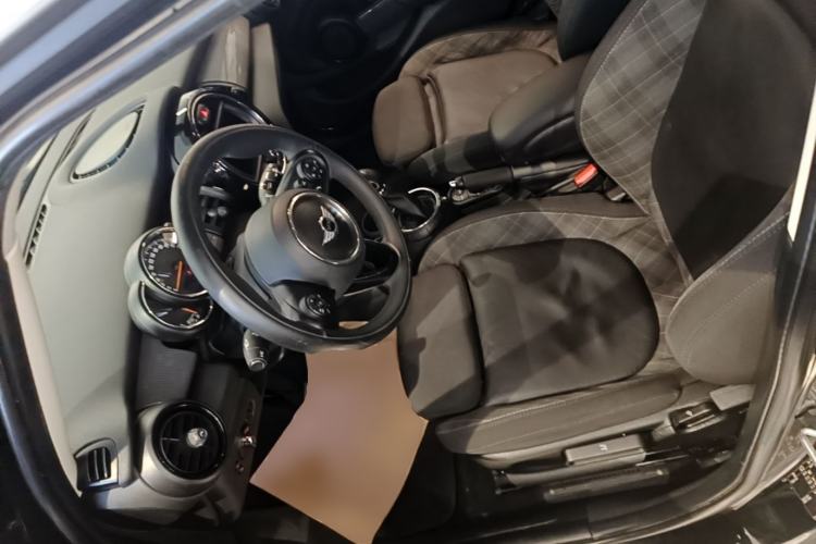 Used MINI 2015 1.5T COOPER Fun Five-Door Edition Left Front Seat