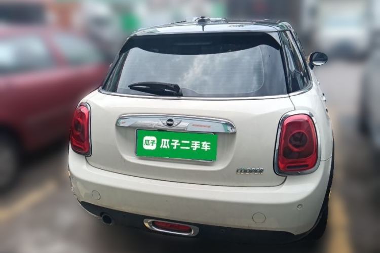 Used MINI 2015 1.5T COOPER Fun Five-Door Edition Rear