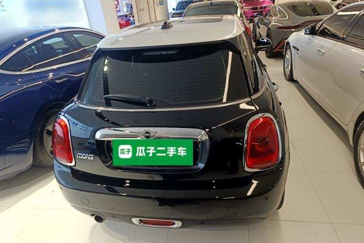 Used MINI 2015 1.5T COOPER Fun Five-Door Edition Rear