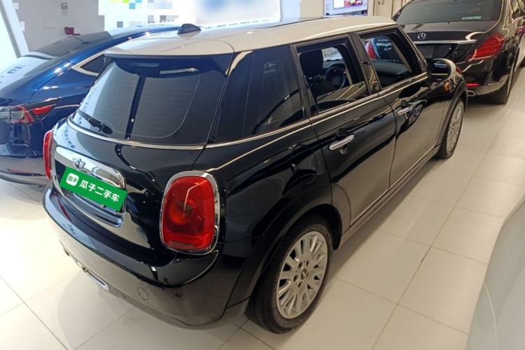 Used MINI 2015 1.5T COOPER Fun Five-Door Edition Rear Right 45 Deg