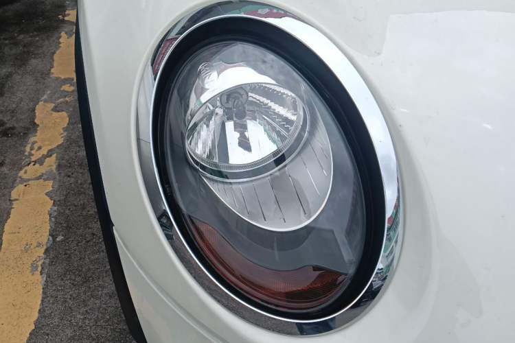 Used MINI 2015 1.5T COOPER Fun Five-Door Edition Right Front Headlight