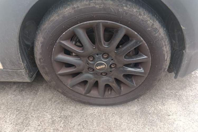 Used MINI 2015 1.5T COOPER Fun Five-Door Edition Right Front Wheel Hub