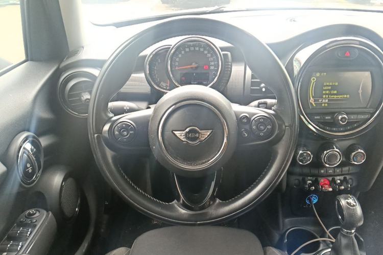 Used MINI 2015 1.5T COOPER Fun Five-Door Edition Steering Wheel