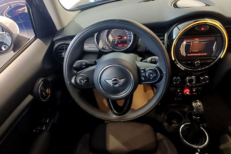 Used MINI 2015 1.5T COOPER Fun Five-Door Edition Steering Wheel