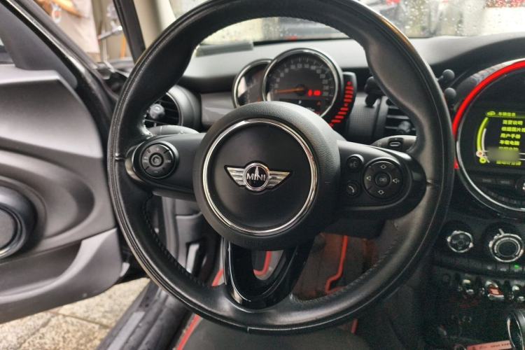 Used MINI 2015 1.5T COOPER Fun Five-Door Edition Steering Wheel