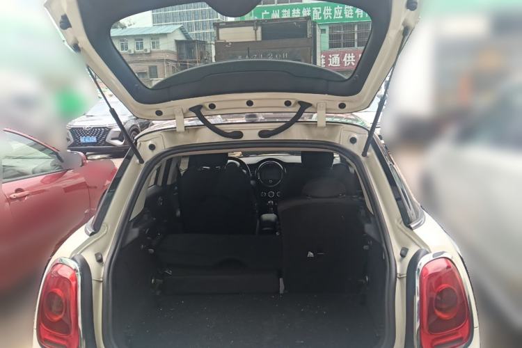 Used MINI 2015 1.5T COOPER Fun Five-Door Edition Trunk