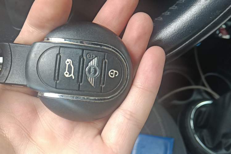 Used MINI 2015 1.5T COOPER Fun Five-Door Edition Vehicle Key