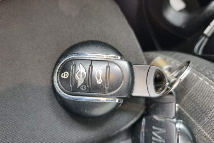 Used MINI 2015 1.5T COOPER Fun Five-Door Edition Vehicle Key