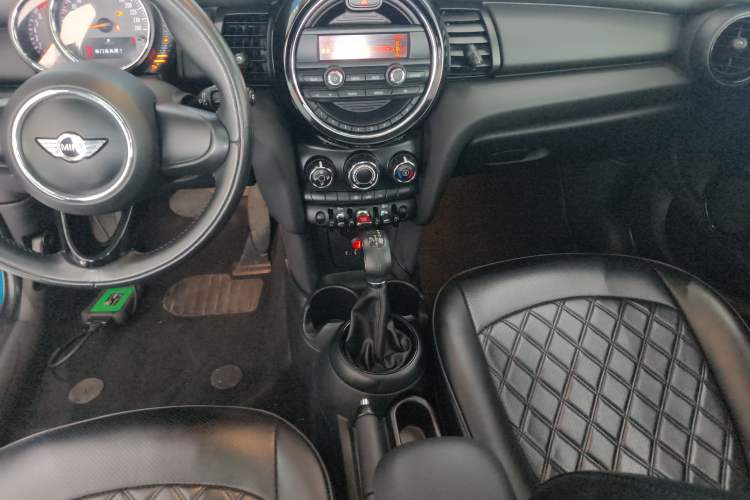Used MINI 2015 1.2T ONE Five-Door Edition Audio And AC Panel