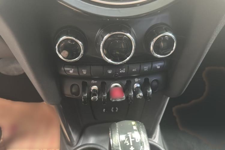 Used MINI 2015 1.5T COOPER Excitement Five-Door Edition Audio And AC Panel