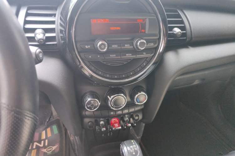 Used MINI 2015 1.2T ONE Five-Door Edition Audio And AC Panel