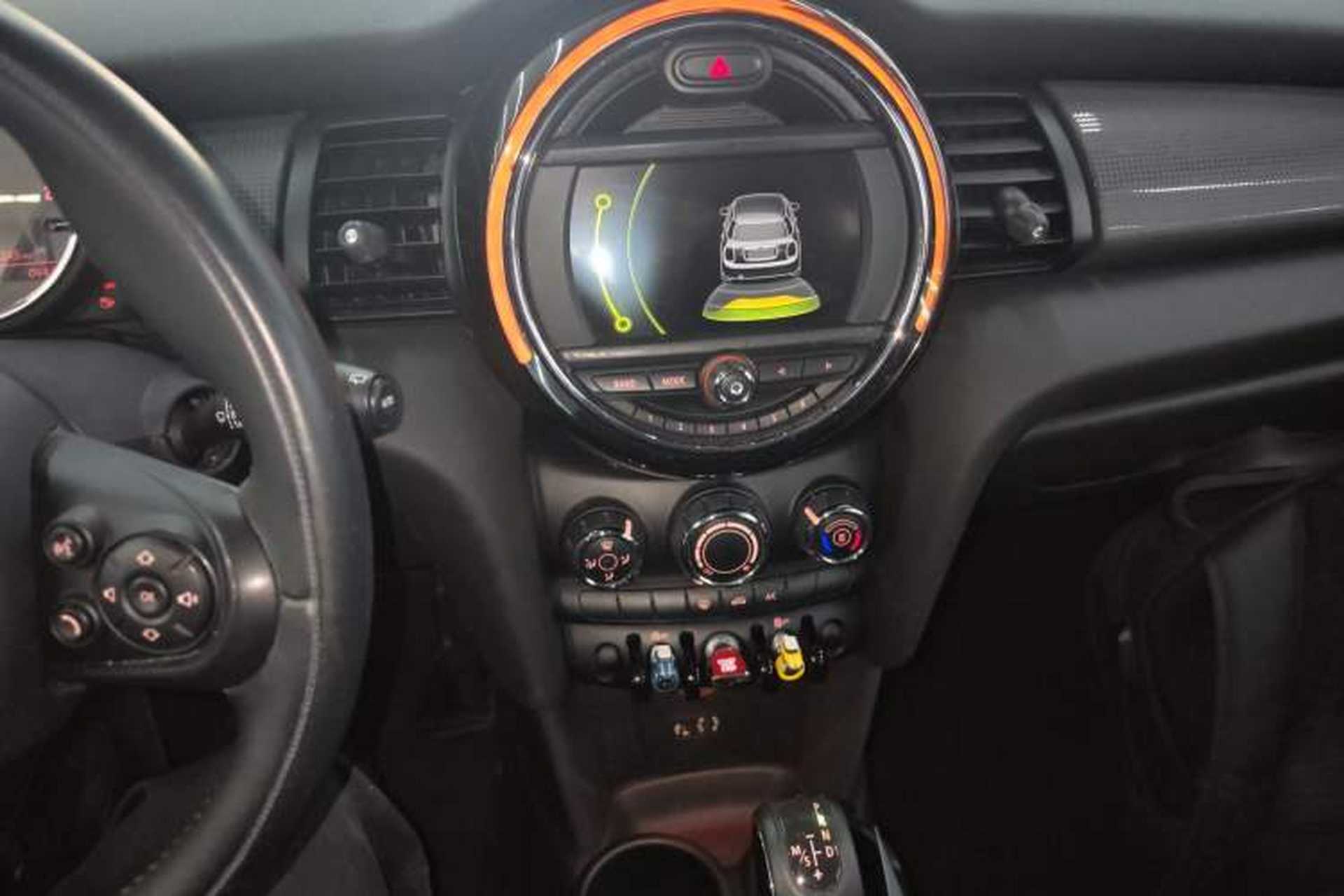 Used MINI 2015 1.5T COOPER Fun Five-Door Edition Audio And AC Panel