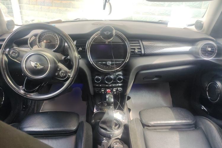 Used MINI 2015 2.0T COOPER S Five-Door Edition Center Console