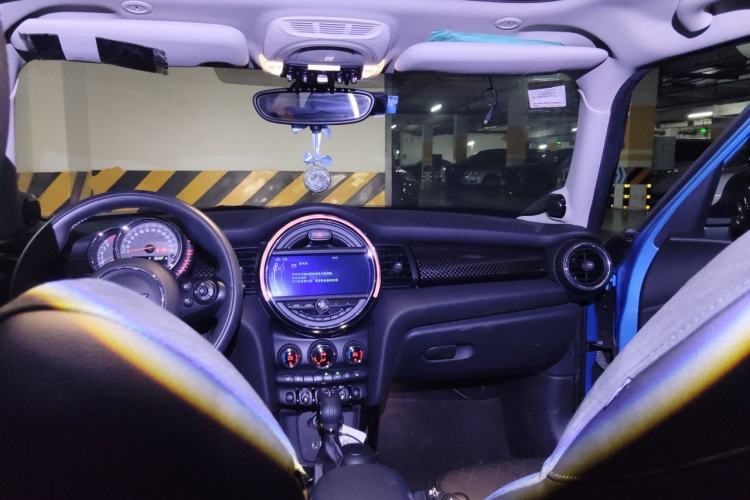 Used MINI 2015 2.0T COOPER S Five-Door Edition Center Console