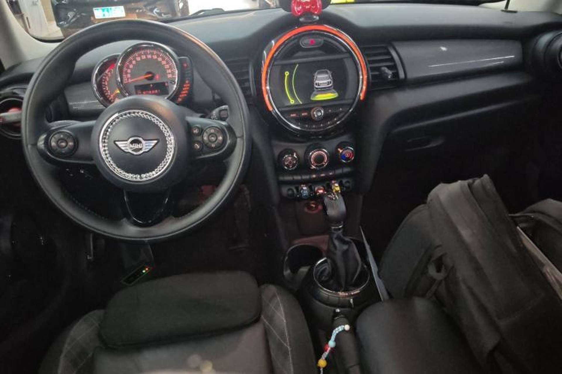 Used MINI 2015 1.5T COOPER Fun Five-Door Edition Center Console
