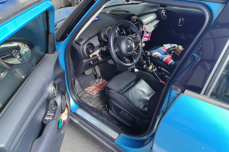 Used MINI 2015 1.5T COOPER Fun Five-Door Edition Driver Seat