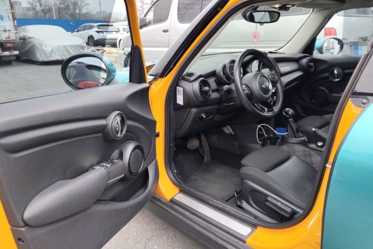 Used MINI 2015 1.5T COOPER Fun Five-Door Edition Driver Seat