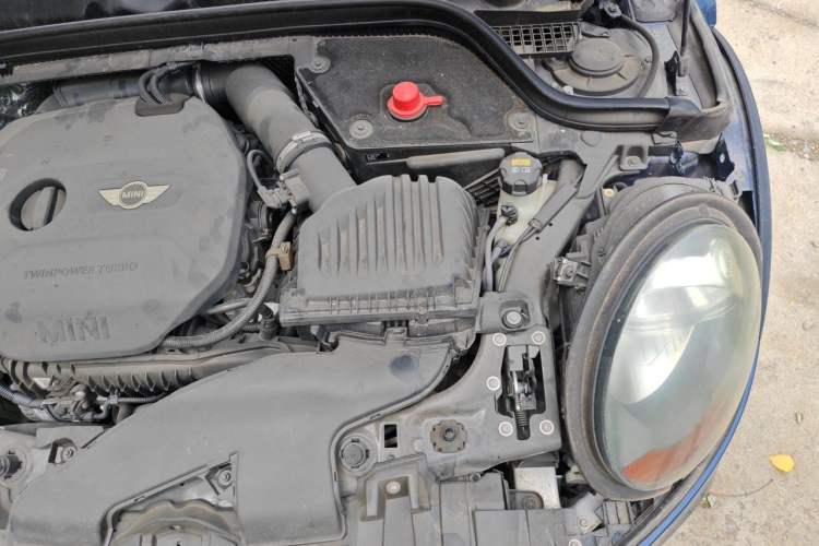 Used MINI 2015 1.5T COOPER Fun Five-Door Edition Engine Bay Left