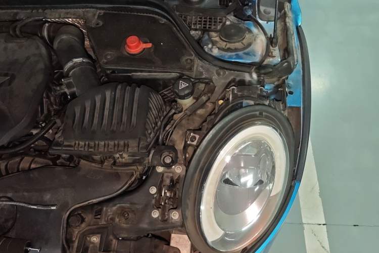 Used MINI 2015 2.0T COOPER S Five-Door Edition Engine Bay Left
